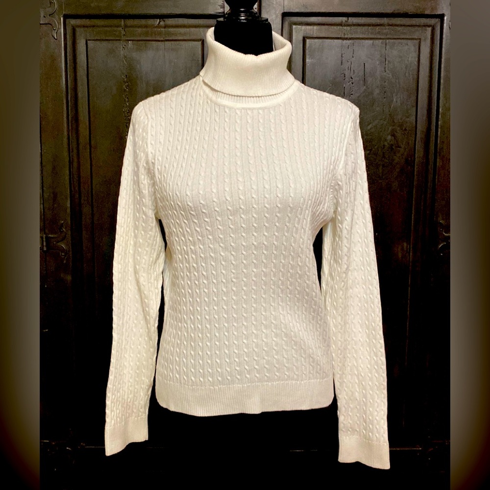 Pria white long sleeve cable knit turtleneck sweater- size pm